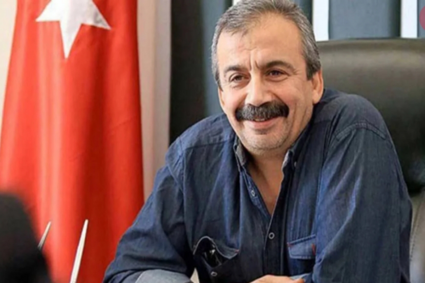 Sırrı Süreyya Öndər vəfat edib