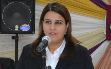 İcra başçısı qadın müavinini vəzifəsindən azad etdi