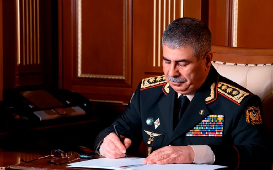 Azərbaycan müdafiə naziri Pakistana başsağlığı VERDİ