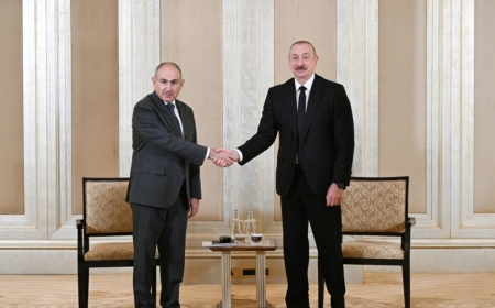 Əliyev-Paşinyan görüşünə Ermənistan vətəndaşlarından REAKSİYA