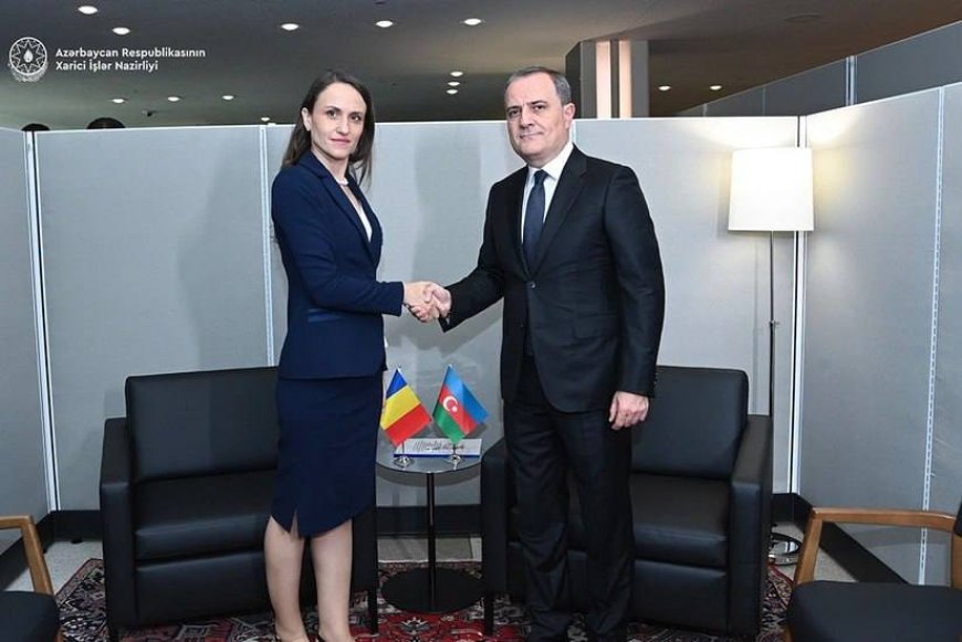 Ceyhun Bayramov ruminiyalı həmkarı ilə Ermənistanla sülh prosesini müzakirə edib