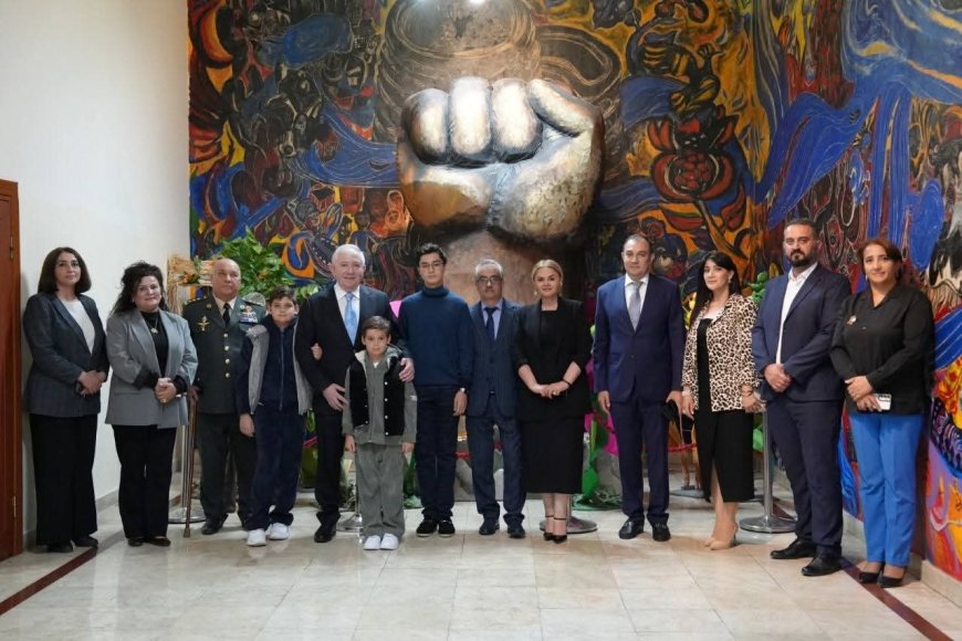 Anım günündə “İnnab ağacı” tamaşası göstərildi