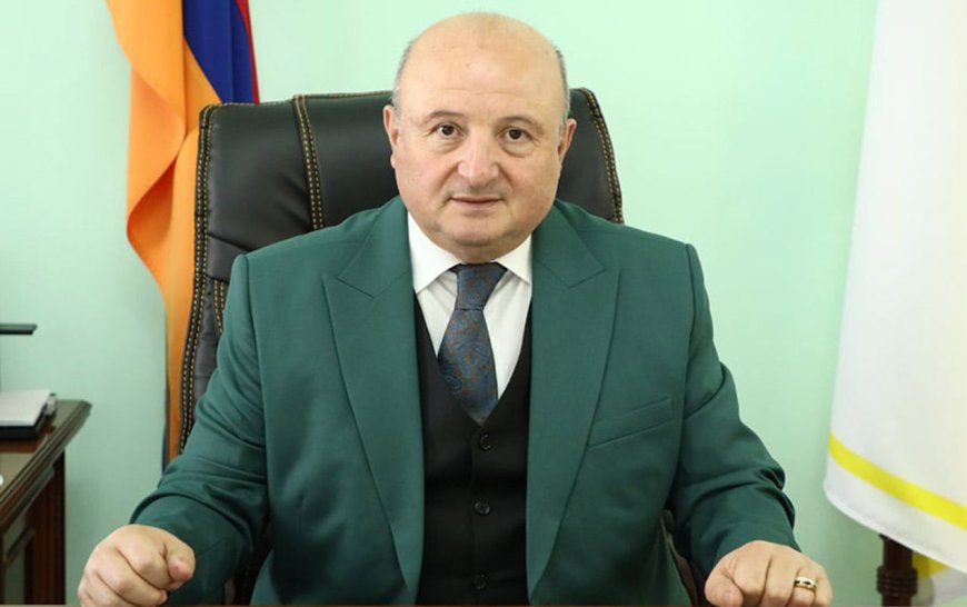 Gümrünün meri həbs edildi