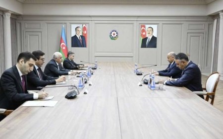 Əli Əsədov Hüseyn Əl-Müsəlləmlə görüşdü