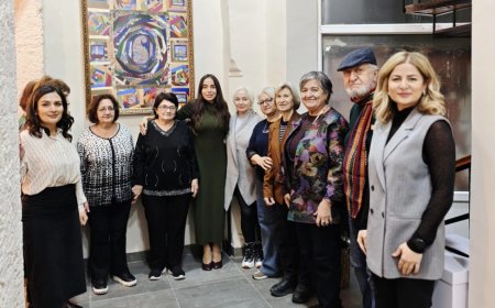 Leyla Əliyeva "YAŞA" Mərkəzində yaşlı nəslin nümayəndələri ilə görüşüb