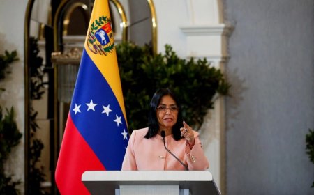 Venesuelanın Ali Məhkəməsi vitse-prezidenti ölkənin müvəqqəti prezidenti təyin edib