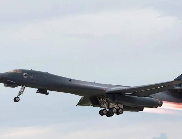 ABŞ-ın “B-1B Lancer” bombardmançıları İran istiqamətində havaya qalxdı