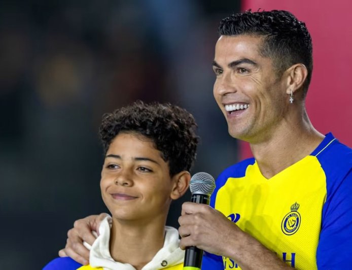 Ronaldonun oğlu da atasının yolu ilə gedir