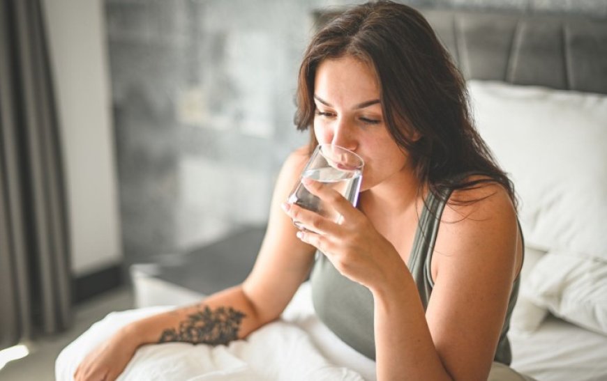 Səhərlər ilıq su içməyin xeyri