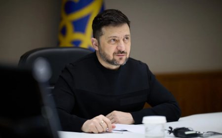 Zelenski: Rusiya ordusu sutka ərzində Ukraynaya 90 raket və yüzlərlə dronla kütləvi zərbə endirib
