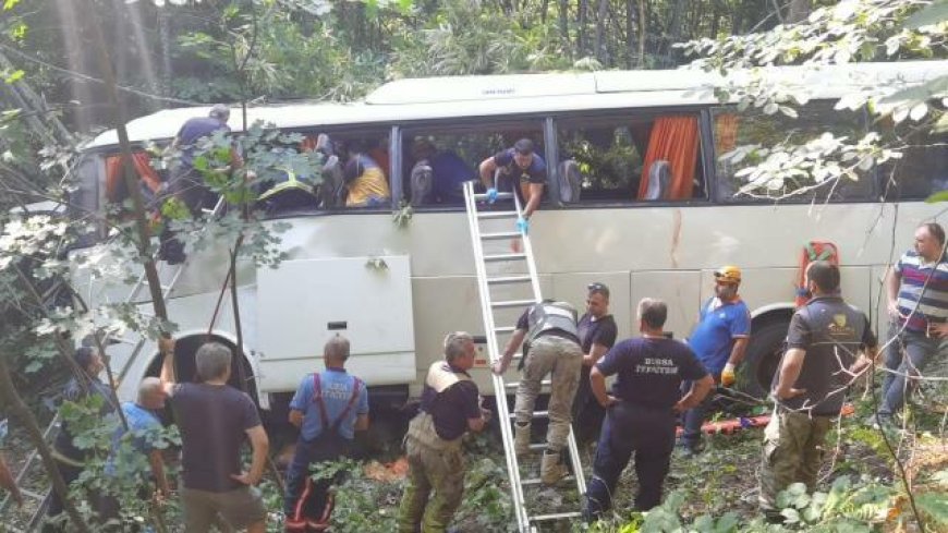 Ukrayna uşaqların olduğu avtobusu vurdu - Foto