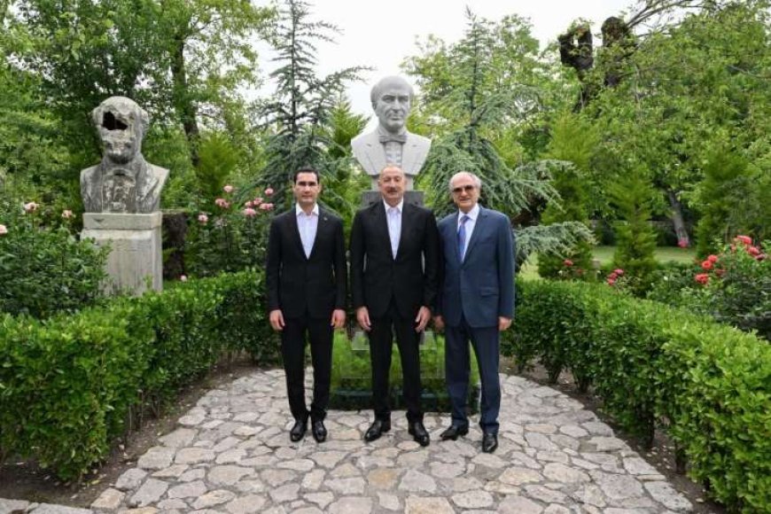 Prezidentlər Bülbülün ev-muzeyində oldular - FOTO